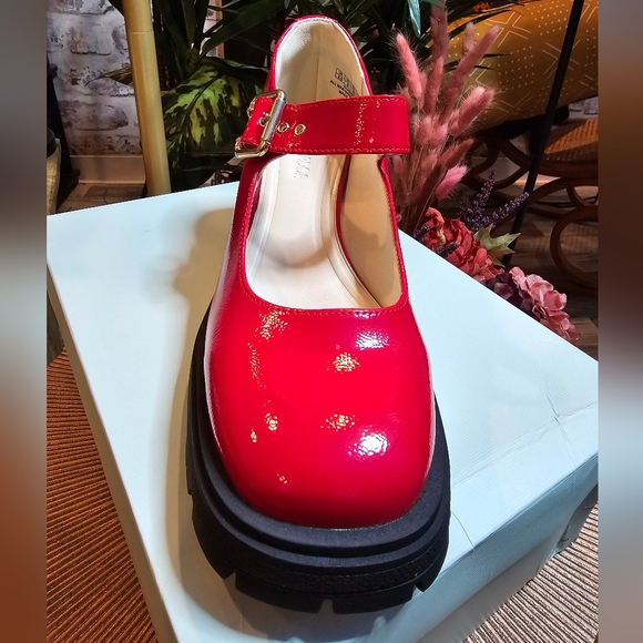 Jenn Ardor Mary Jane's, Red, Size 8.5 - Picture 4 of 4